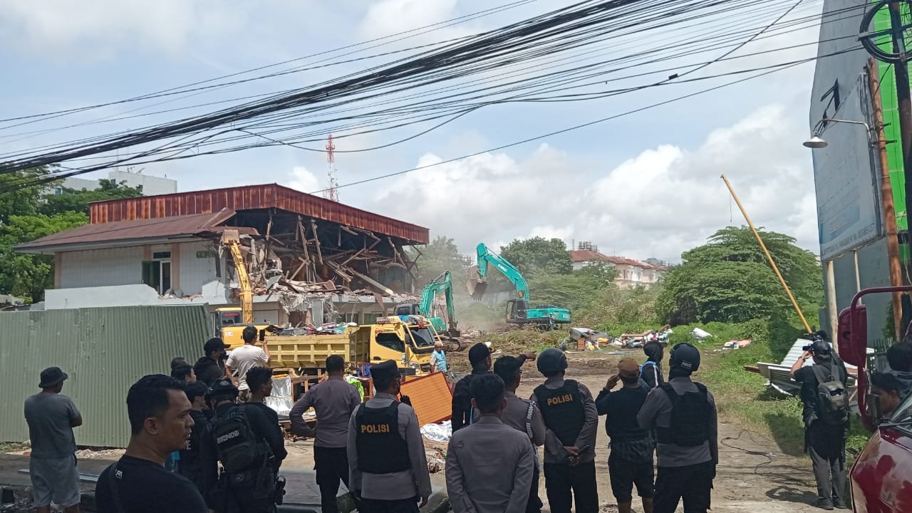 PN Eksekusi 9 Ruko di Makassar, Polisi dan Warga Sempat Bentrok