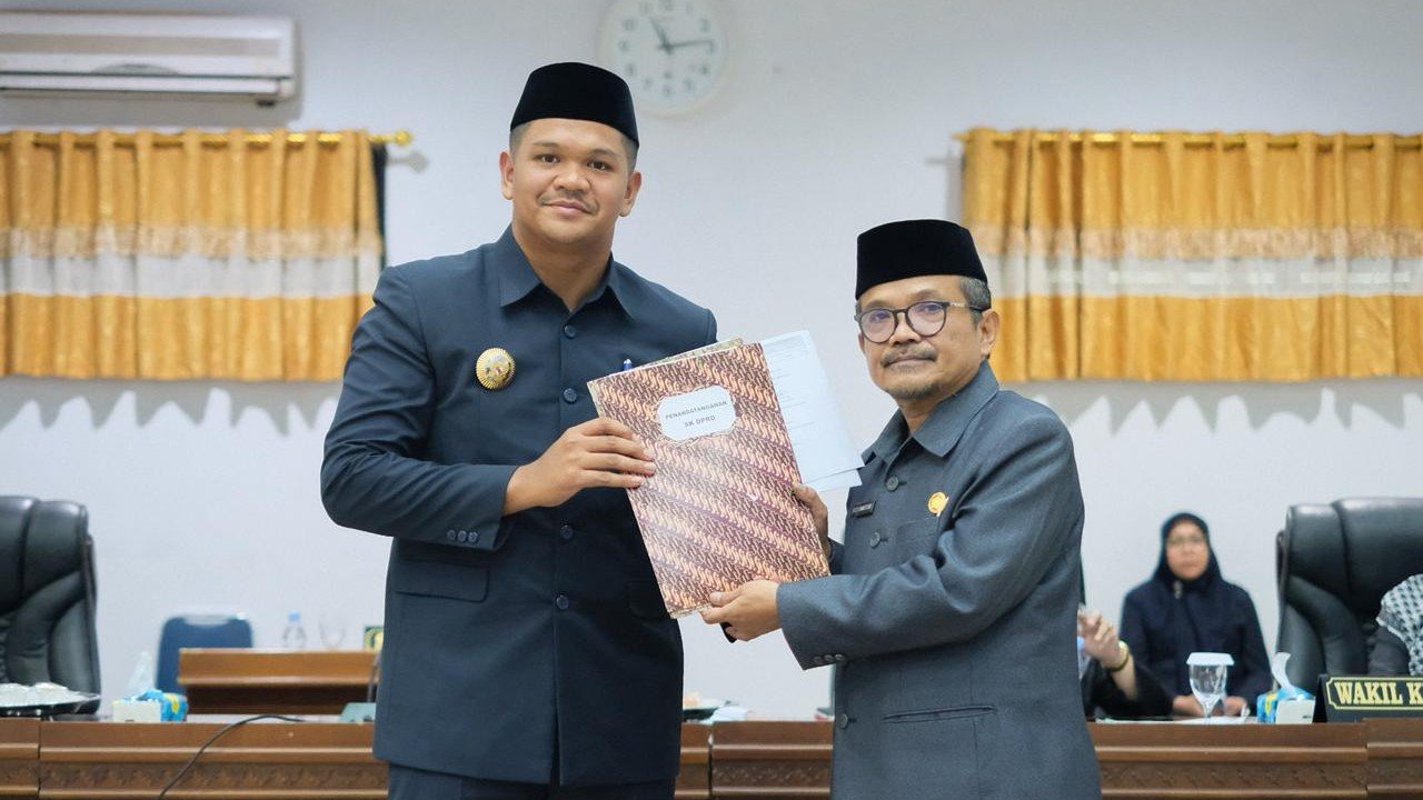 Pemkab Bantaeng Sahkan APBD 2026, Bupati Uji Nurdin Beri Apresiasi Peran Anggota Dewan