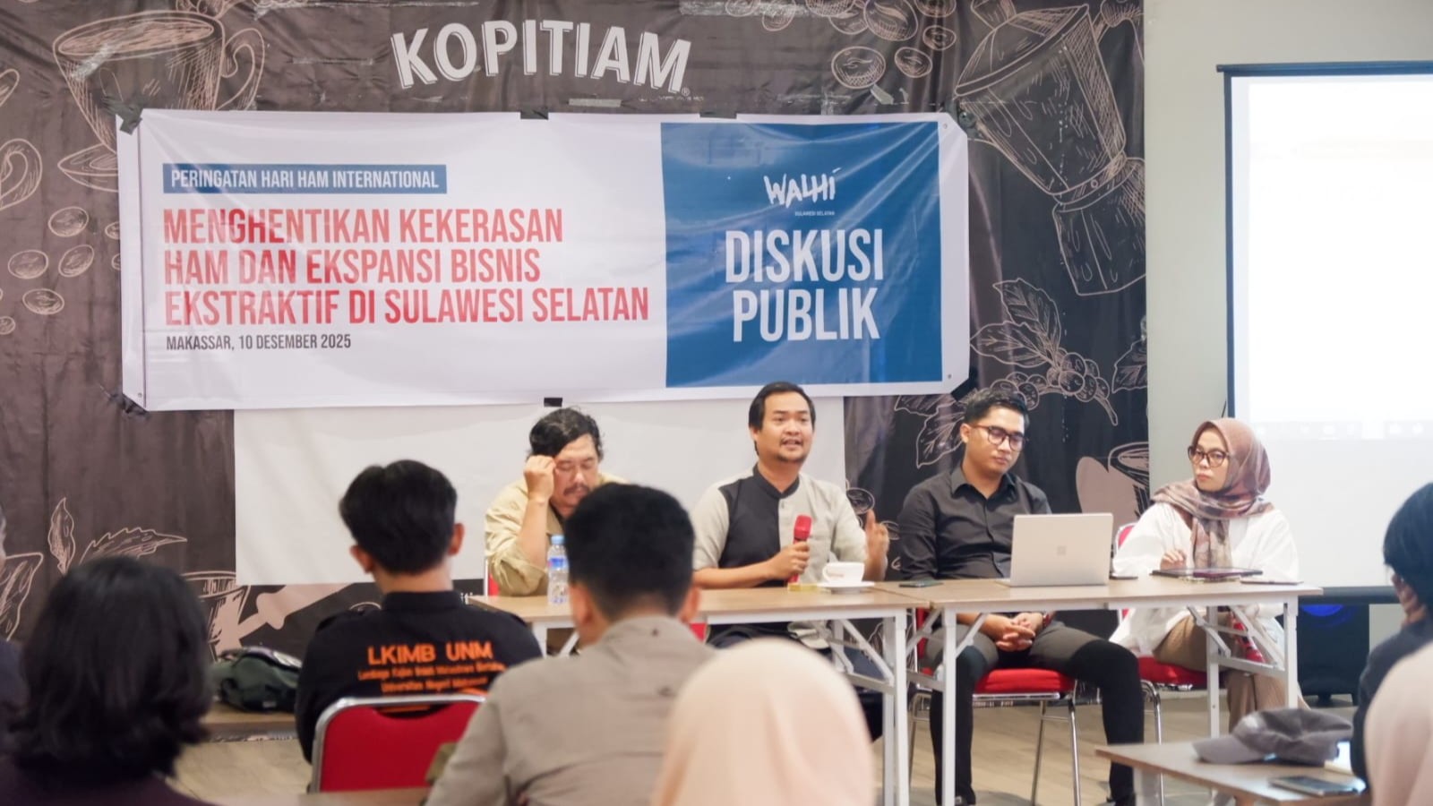 Diskusi Publik