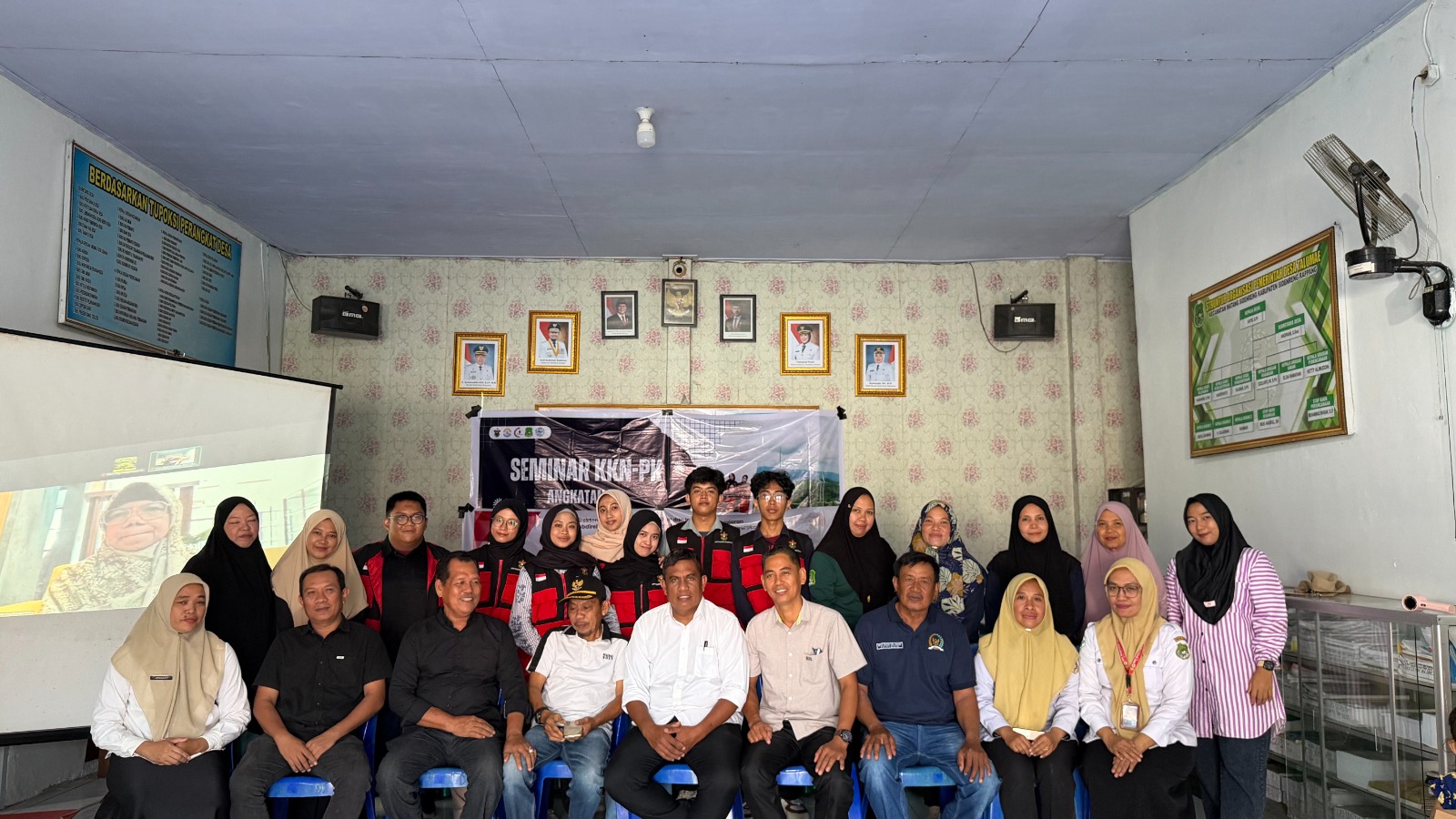 Mahasiswa KKN Unhas Dorong Digitalisasi dan Pengembangan UMKM di Desa Talumae